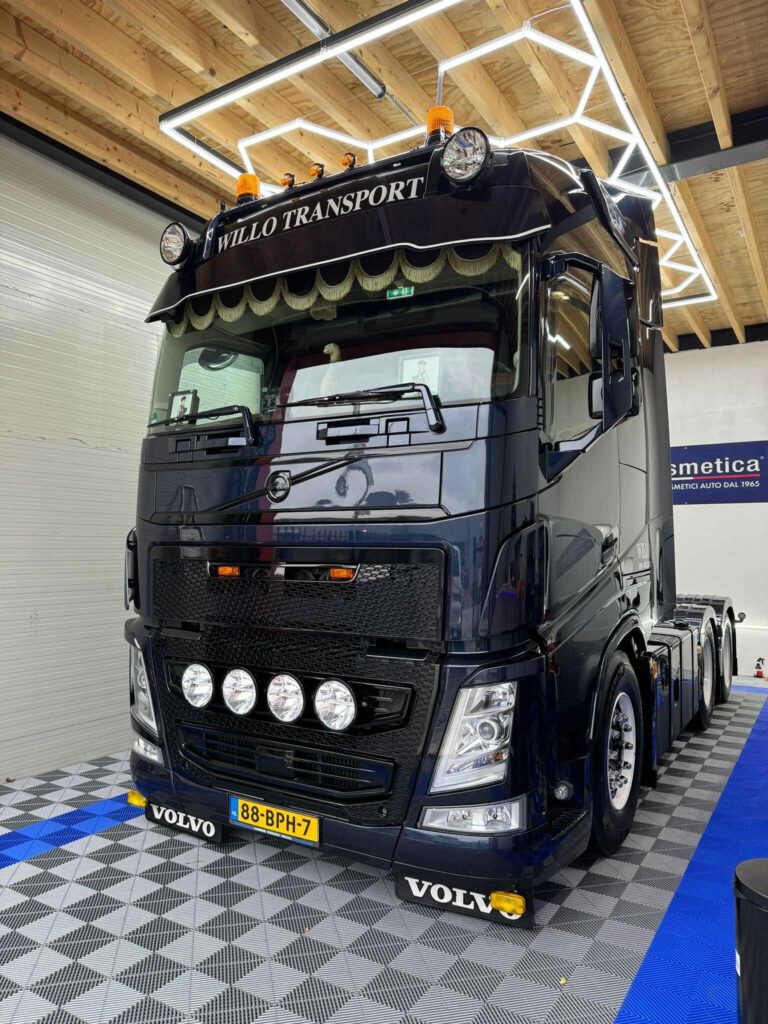 0284ffd7-e7a5-48a3-aaf4-342779e0ecad